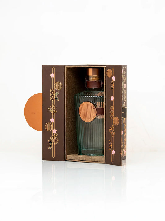 LE Tribute Countryside Limited Edition Gin bottle displayed inside its open art deco gift box